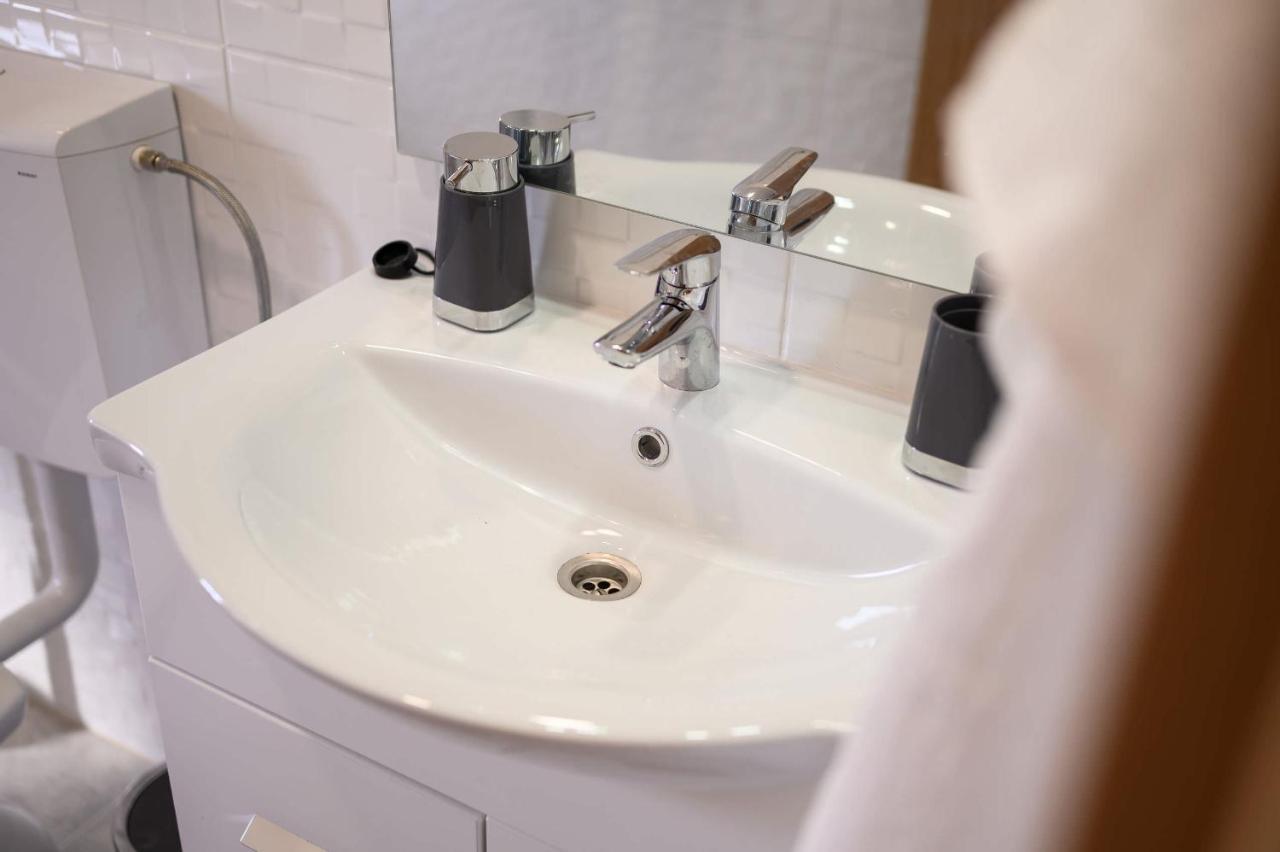 Bonaca Apartment Rogotin Luaran gambar