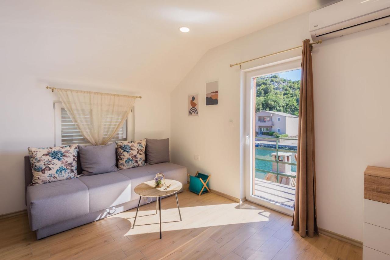 Bonaca Apartment Rogotin Luaran gambar